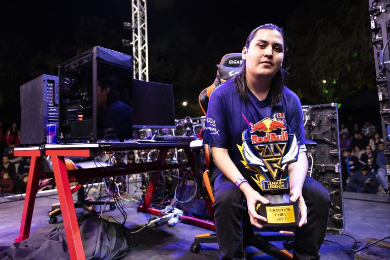 “Hatziven” se coronó campeón nacional de Red Bull Solo Q 2023 en una final de infarto