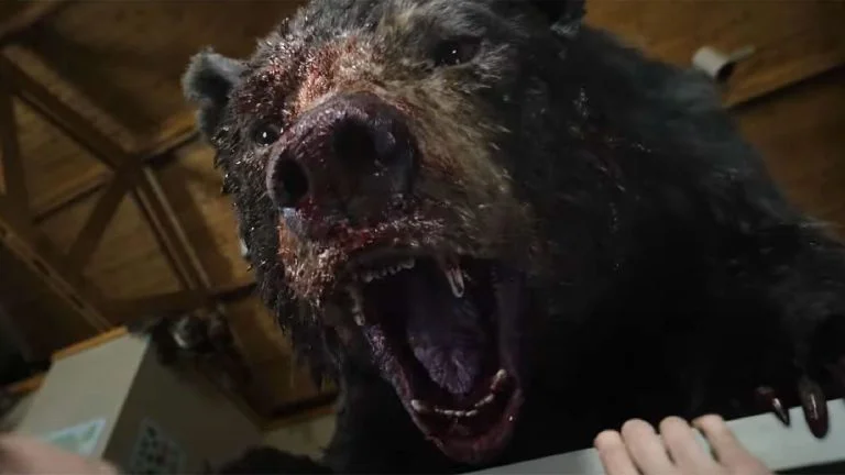 “Oso Intoxicado”, una absurda y efectiva mezcla de violencia y risas