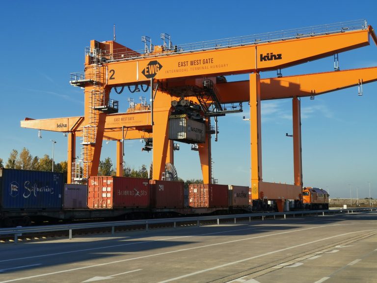 Entra en operaciones primer “puerto seco” inteligente con tecnología 5G de Huawei