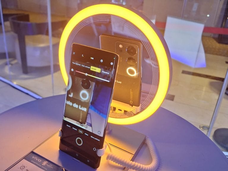 vivo Chile presenta el nuevo V29 con retrato de estudio, gran diseño y rendimiento potente 