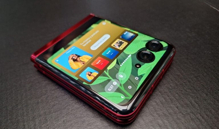 motorola razr 40 ultra, un elegante y potente plegable, que destaca por su increíble pantalla externa
