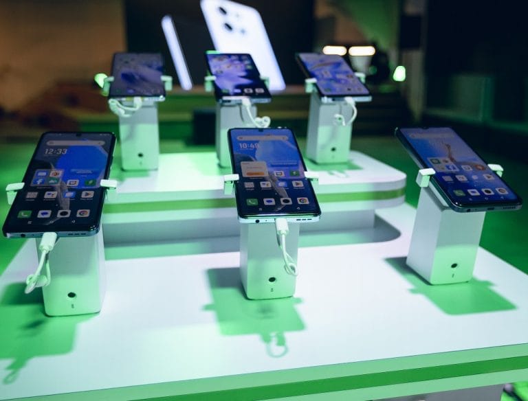 Infinix llega a Chile con una estrategia enfocada en el público joven