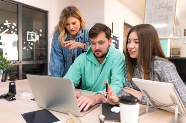 Jóvenes nacidos en el 2010 serán la nueva fuerza laboral para 2030