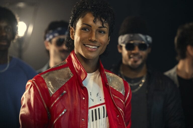 Jaafar Jackson brilla en una regular “Michael”, biopic donde el actor ya tiene “olor a Oscar”