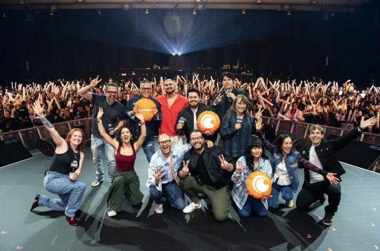 Crunchyroll adelanta estrenos, rinde homenaje al doblaje y anuncia nueva colaboración