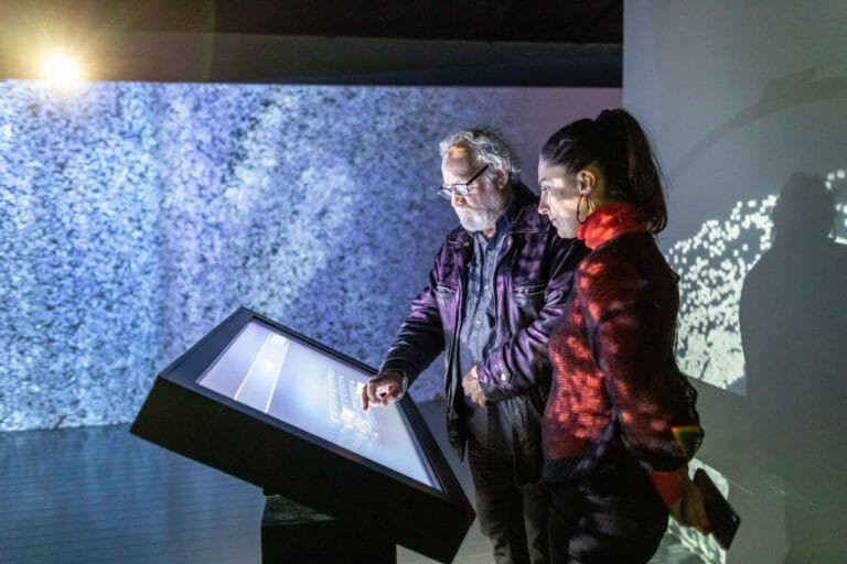 Lenovo impulsa experiencia con IA en el Centro Cultural La Moneda